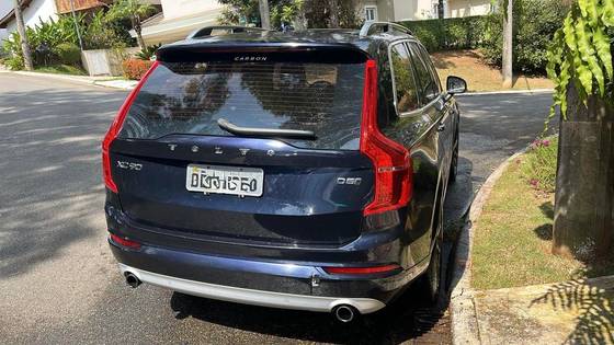 VOLVO XC90 2.0 D5 DIESEL MOMENTUM AWD GEARTRONIC
